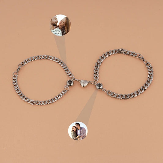 2Pcs Heart-Shaped Magnet Projection Photo Bracelet Set