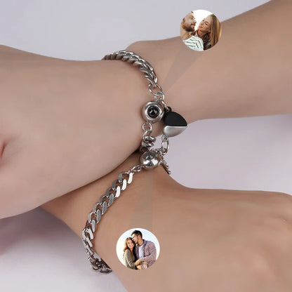 2Pcs Heart-Shaped Magnet Projection Photo Bracelet Set